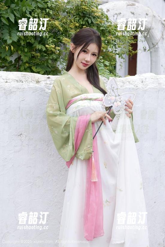 秀人网 - 绯月樱-Cherry的“厨娘”冒险：最新写真集，一边做饭一边摸索人生