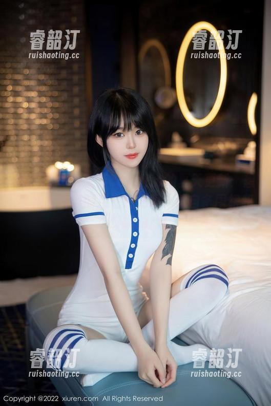 秀人网 - 陆萱萱cecillia的夏天更新：想看她跟西瓜的亲密时光吗？请自备围裙和不怕腻的心！