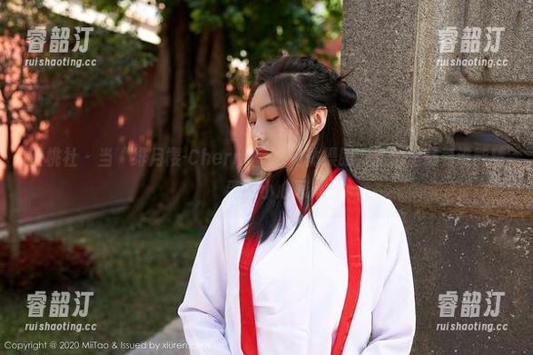 蜜桃社 - 当“绯月樱-Cherry”遇见体操服，私拍里藏着谁能猜到的小心思