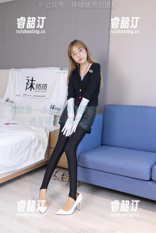 袜啵啵 - 小甜豆的祝福贺卡：让每一帧图片与写真都充满欢乐的细节！