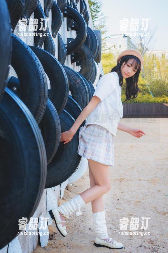 西瓜少女黑丝百合合集更新中，谁说黑丝只有一种味道？
