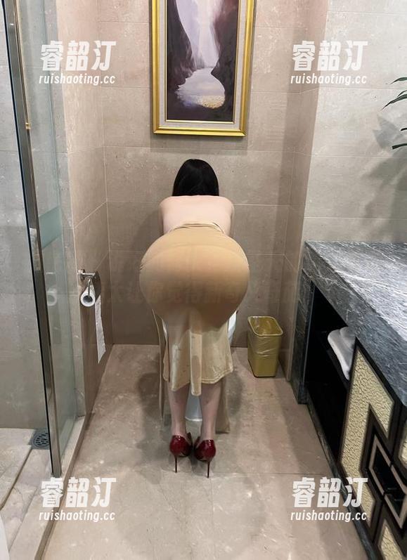 微密圈 - 说好的修女？没圣光的迷人的五姨太让你觉得新奇又奇葩。