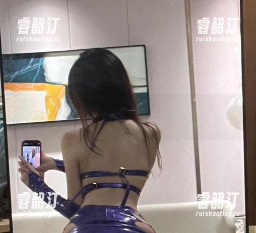 阿薰kaOri 图包探索:清晨少女阿薰kaOri,谁说懒散不能与美并存