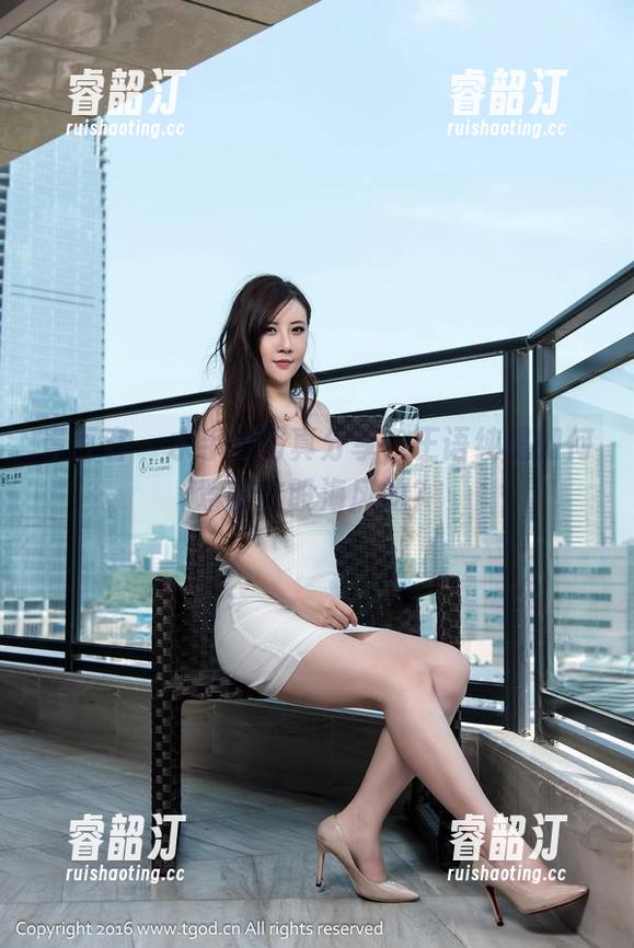青豆客-王语纯 青豆客 - 水手服写真分享,王语纯是如何驾驭这股海风的?