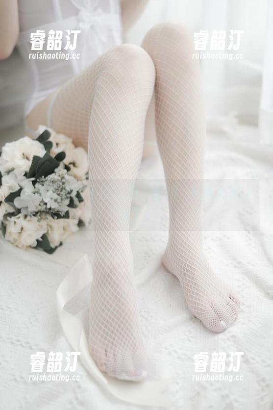 谁说裤里丝不能私拍，香川澪来给大家上课了！