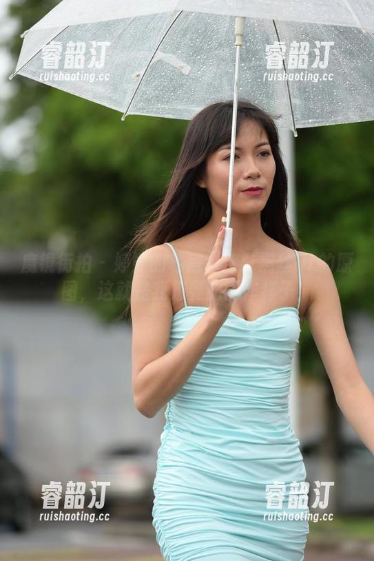 魔镜街拍-婷婷 魔镜街拍 - 婷婷的私房小道:黑丝OL的原图,这就是我想要的工作样子!