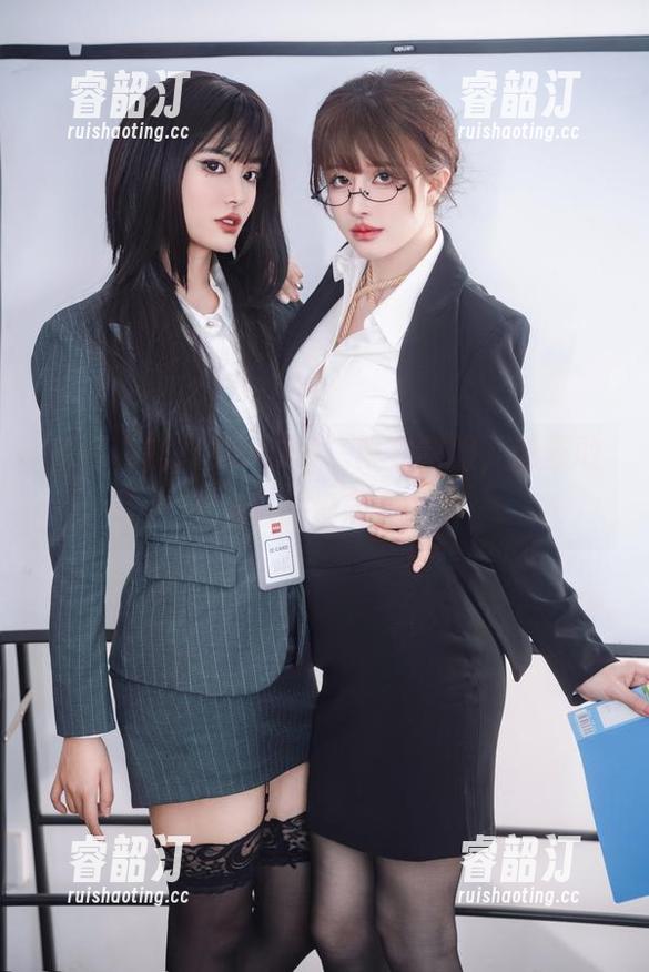 看到“鹿八岁baby”再穿制服，谁还敢说这福利没吸引力？