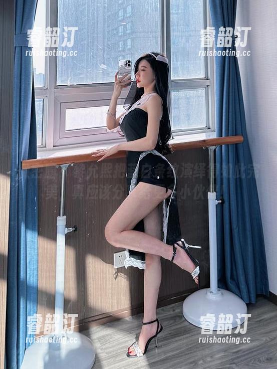 黎允熙 微密圈 - 黎允熙把蓝白条纹演绎得如此完美,真应该分享给更多小伙伴!